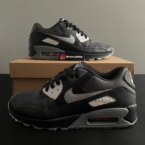 Nike Air Max 90 size 8